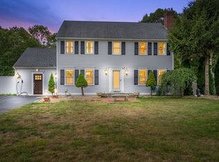1 Arbutus Ln, Sandwich, MA 02563