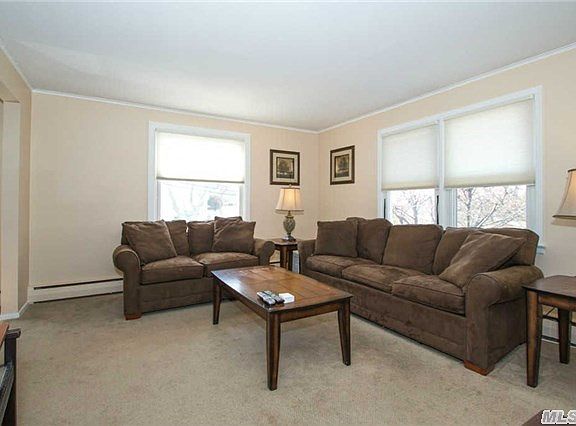 3rd image of 135 Dickinson Ave