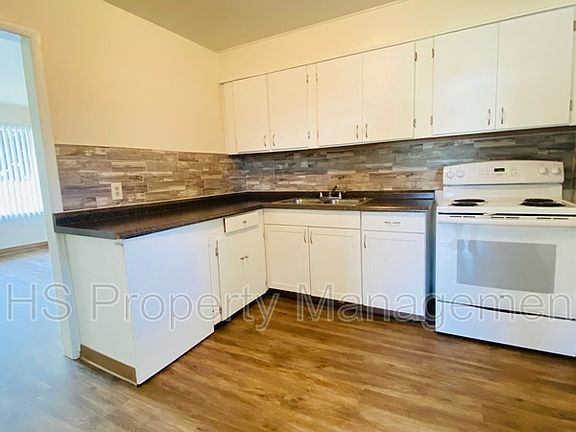 3rd image of 223 E 15th Ave