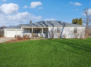 801 Muir Ave, Lake Bluff, IL