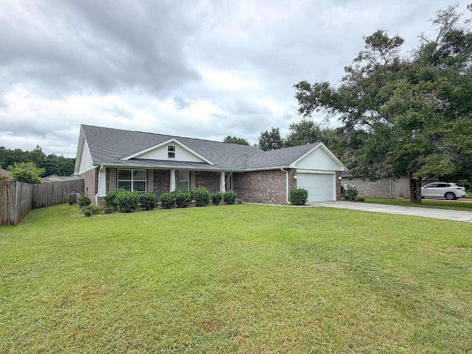 4 bed, 2.0 bath, $2,100 — Photo 2