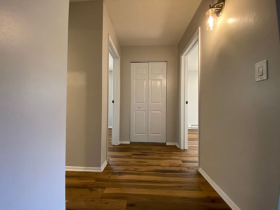 5th image of 1832 Winton Ave #101