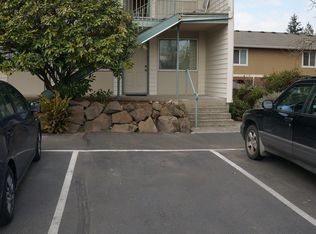 872 SW 135th St APT 12, Burien, WA 98146