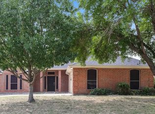 105 Princeton Cir, Forney, TX 75126