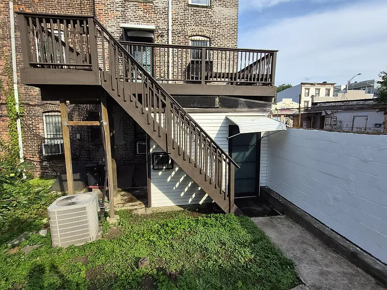 543 W Side Ave #2 — Photo 16