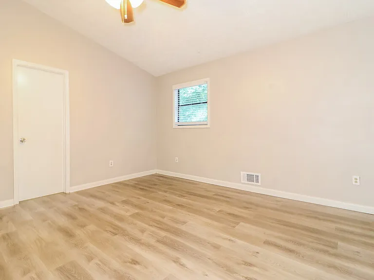 3684 Linwood Way — Photo 9