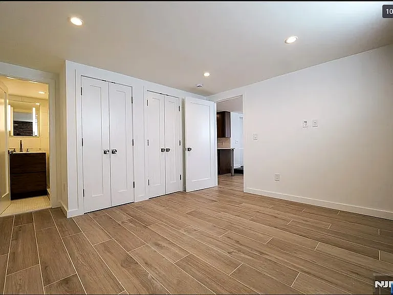 116 N Beverwyck Rd #8 — Photo 10