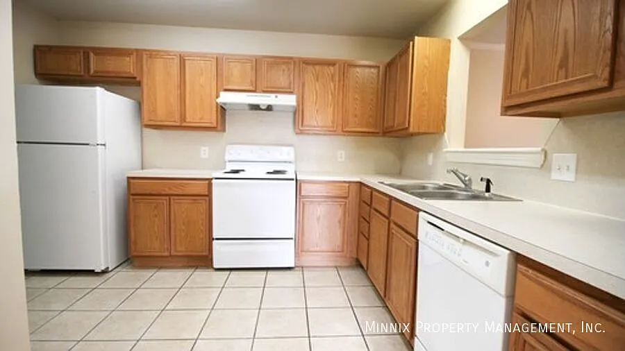3 bedroom/2 bath | 5411 Marshall St. #A — Photo 2