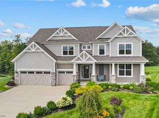 202 Harvester Dr, Akron, OH 44321