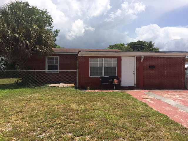 1st image of 2300 NW 15th Ct