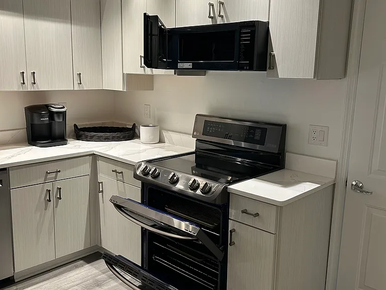 6645 Pineview Ter — Photo 15
