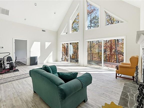 4th image of 8155 Stone Hill Rd