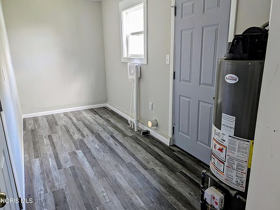 4th image of 203 E Cherry St