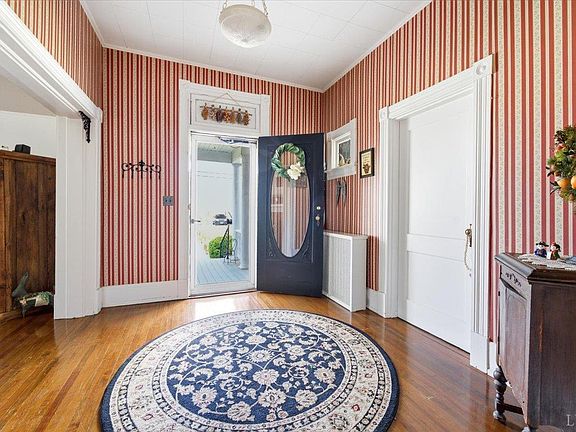 5th image of 601 Henry St
