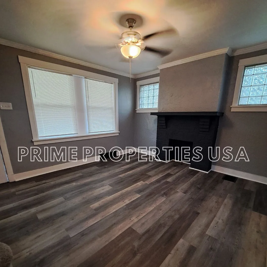 2 bed, 1.5 bath, 1040 sqft, $1,635 — Photo 3