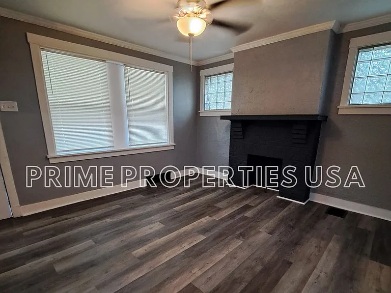 7808 Lloyd Ave — Photo 3