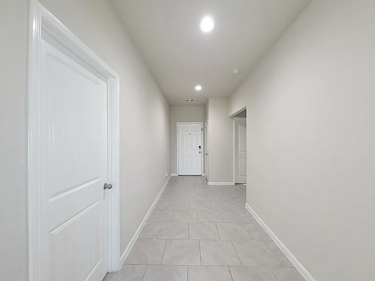 29614 Breakwater Dr — Photo 7