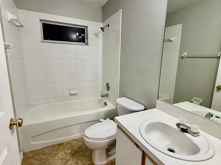 4316 Country Hills Blvd — Photo 9