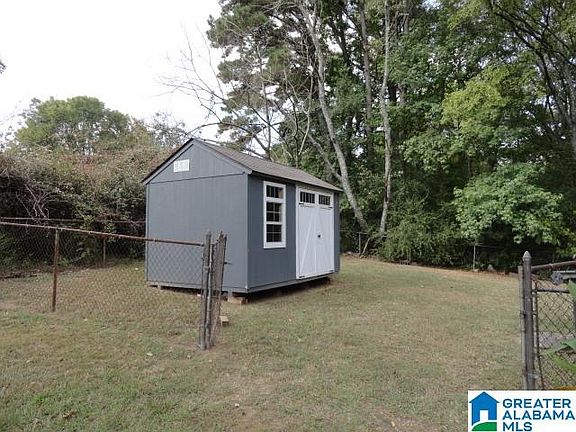 2nd image of 2204 Mountain Dr