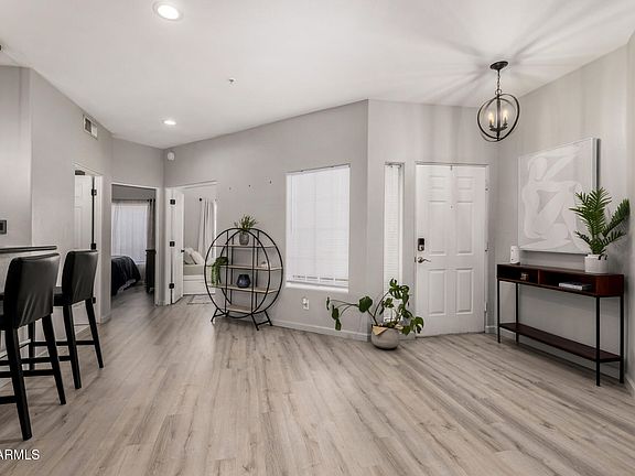 5th image of 7936 E WILSHIRE Drive #205