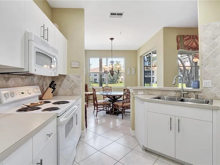 784 Carrick Bend Cir #101 — Photo 9