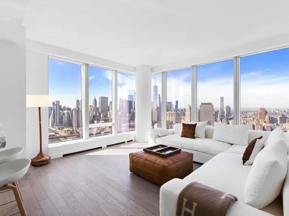 252 South Street image 2 of 27