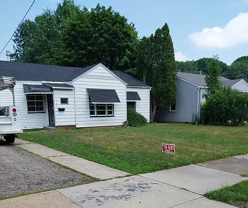 2091 N Green Rd Photo 1
