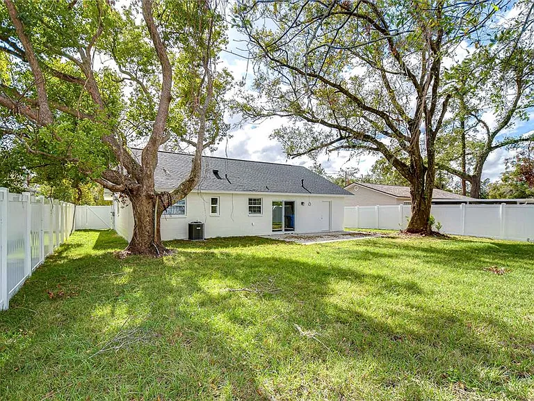 1205 W Hollywood St — Photo 7