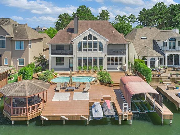 3rd image of 85 Sarasota Cir N