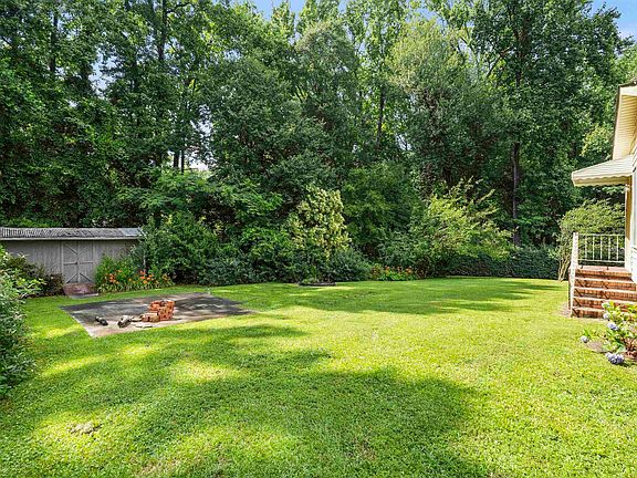4th image of 144 Maria Louisa Ln