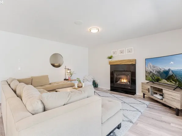 16532 NE 42nd St, Vancouver, WA 98682