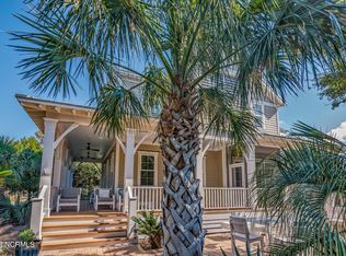 202 SE Beach Dr, Southport, NC 28461