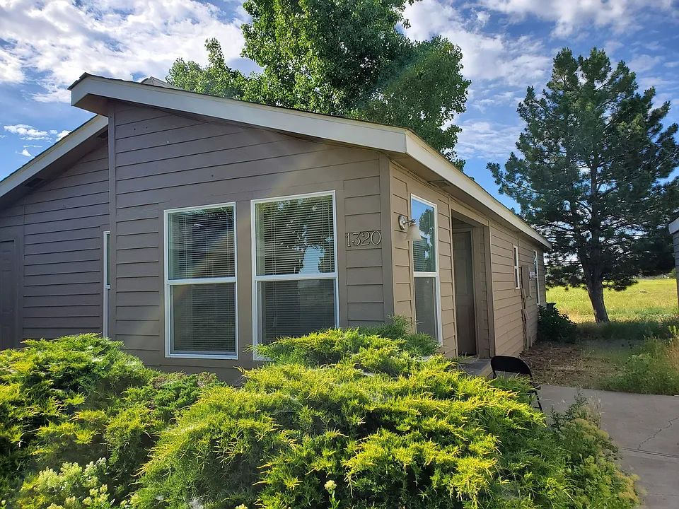 1320 SW Obsidian Ave