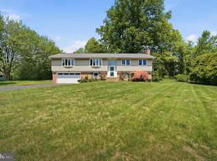 12106 Ruffin Dr, Fairfax, VA 22030