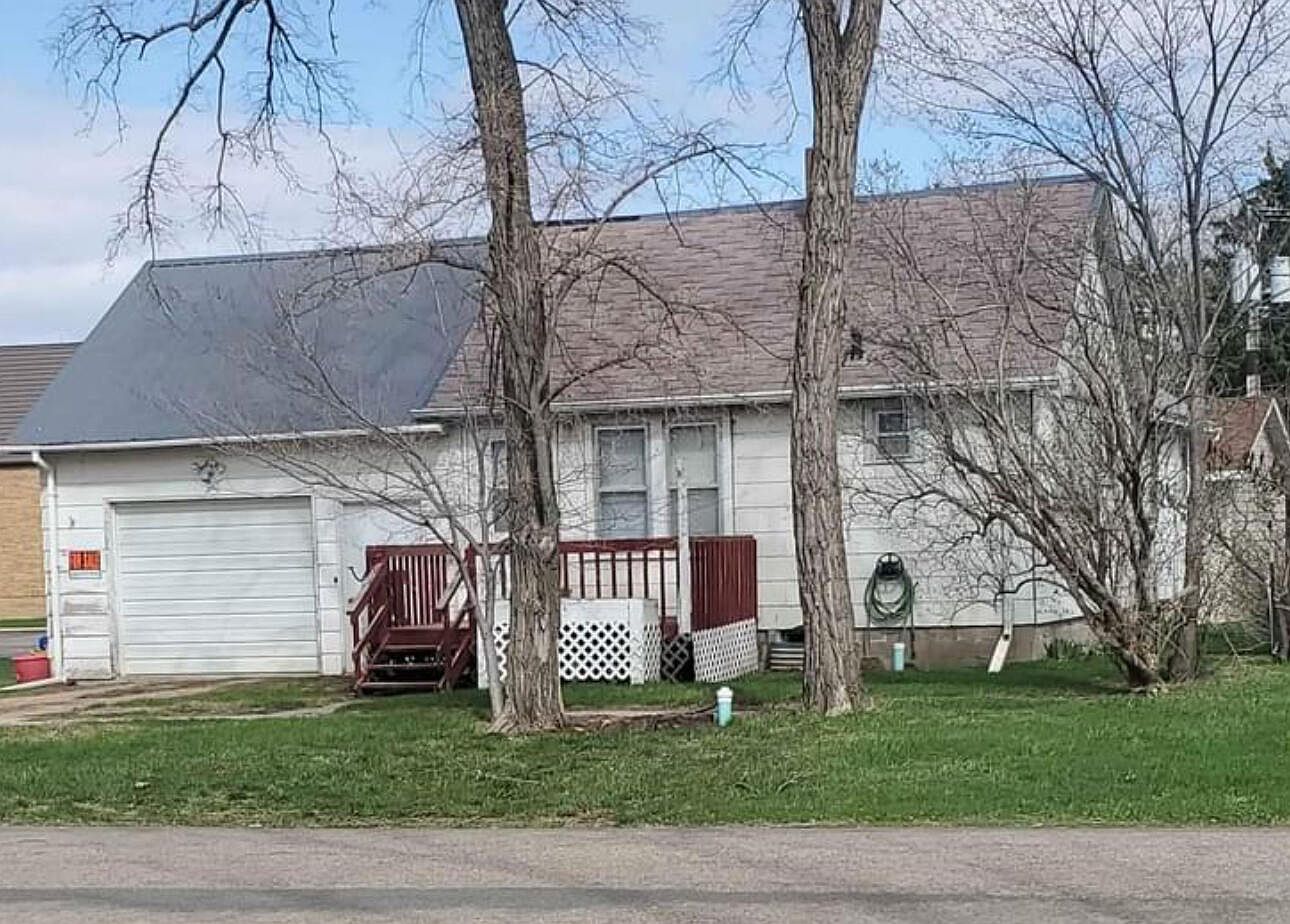 215 11th Ave S, Faulkton, SD 57438 Zillow