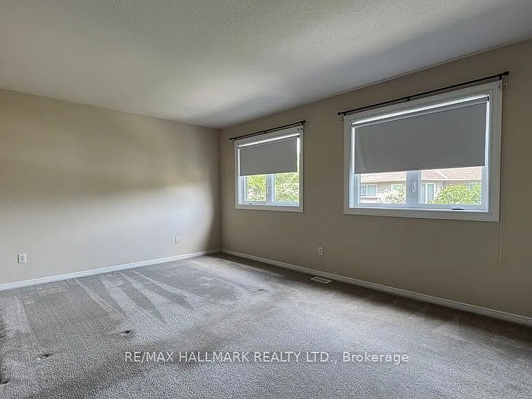 441 Heddle Cres N — Photo 16