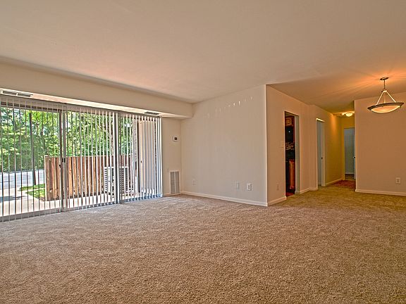 living room/dining room