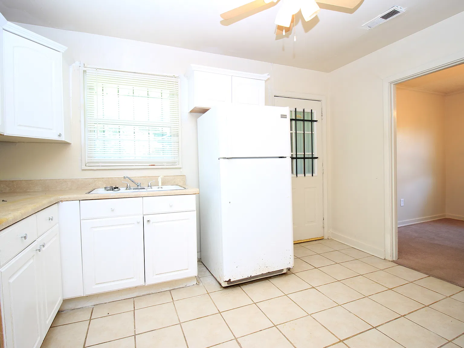 1240 Rayfield Drive - 1 — Photo 3