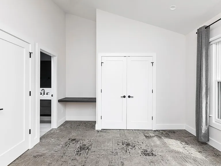 2nd bedroom suite