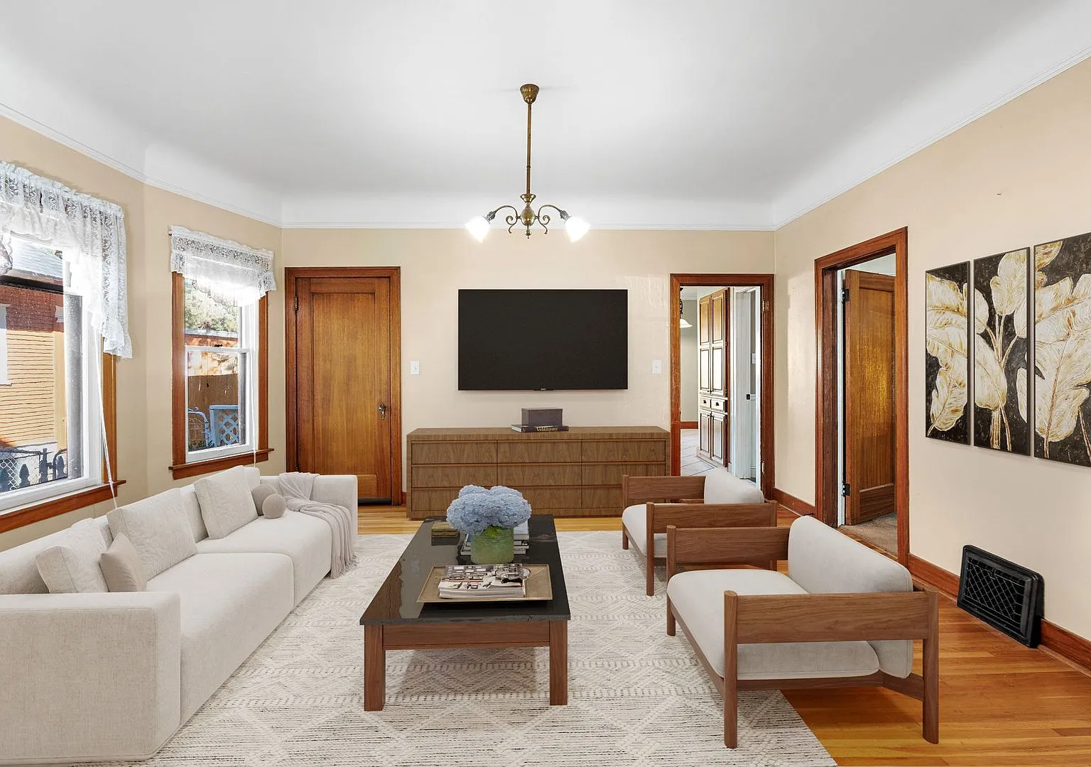 Historic Waverly Place Home across close to Corbin Park! — Photo 3