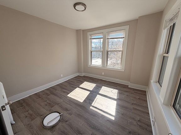 2nd image of 5-7 Elmer St #2