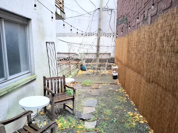 96 Woodpoint Road image 2 of 23