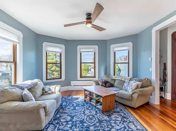 15 1/2 Mount Vernon St #3, Dorchester, MA 02125