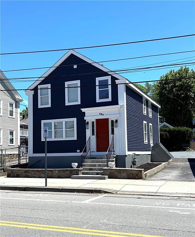 4 bed, 2.0 bath, 1610 sqft, $3,800 — Photo 2