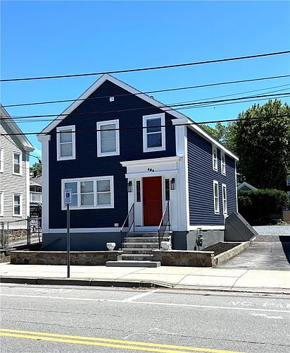 484 Thames St Photo 1
