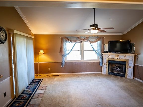 3rd image of 107 Eastmont Dr