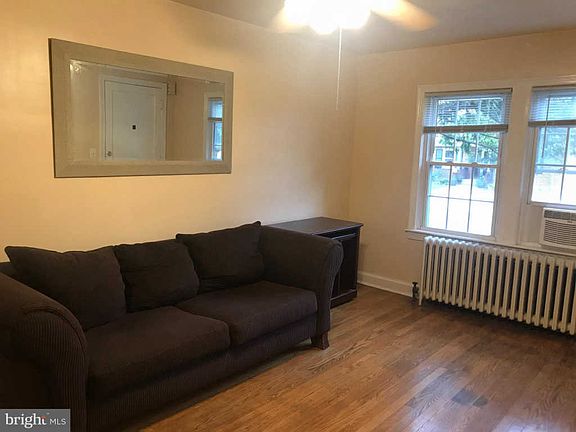 3rd image of 710 22nd St S APT 2