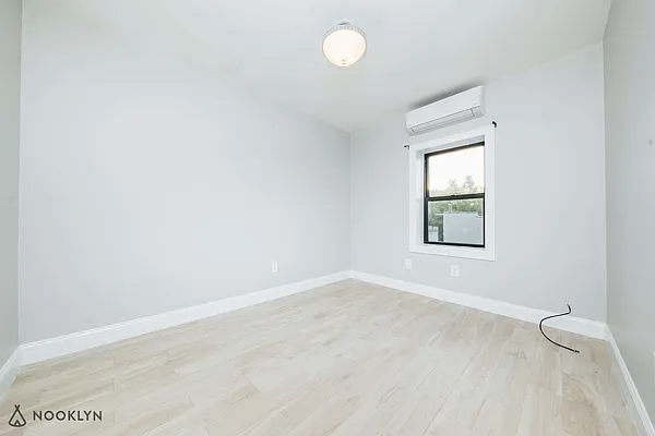 Rented by Nooklyn NYC LLC | media 19