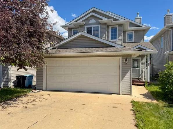 137 W Cinnamon St, Wood Buffalo, AB T9K 2R9