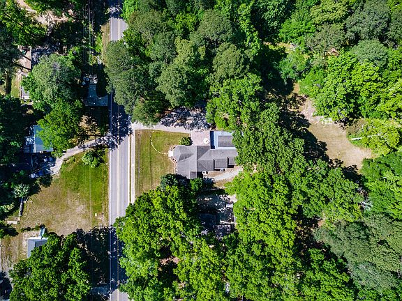 3rd image of 4220 Hope Valley Rd